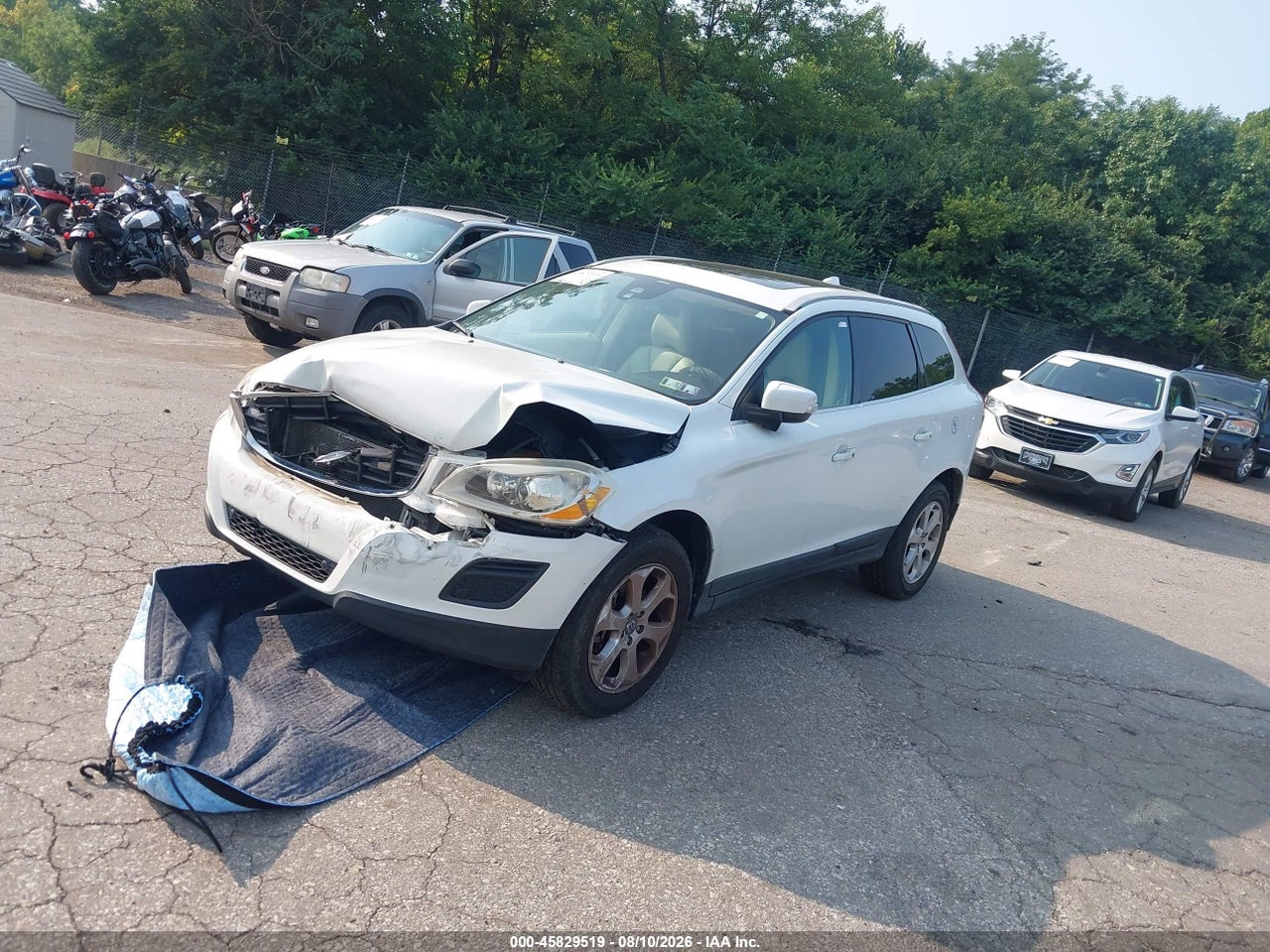 YV4952DL0D2****** · 2013 VOLVO XC60 3.2 PREMIER · 2/11