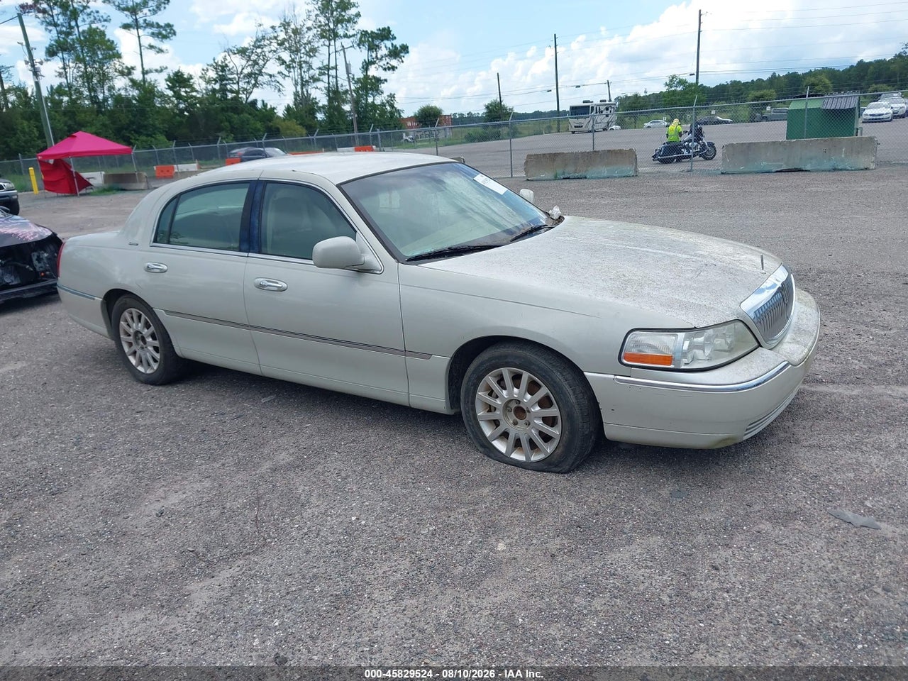 1LNHM81W56Y****** · 2006 LINCOLN TOWN CAR SIGNATURE