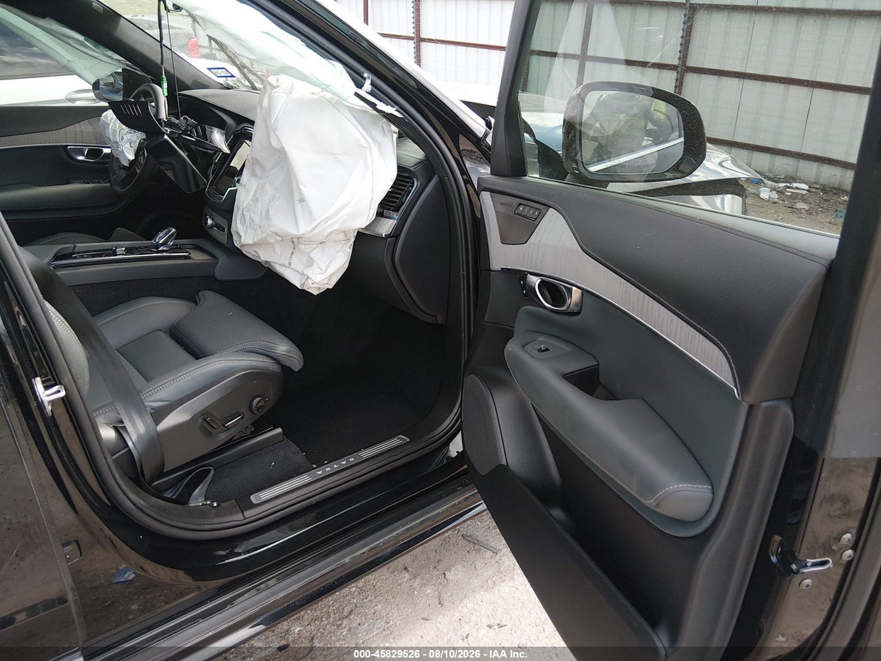 2025 VOLVO XC90 B6 ULTRA · 5/10
