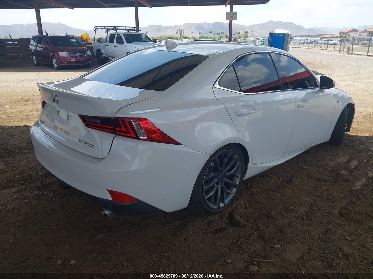 2016 LEXUS IS 200T · 4/11