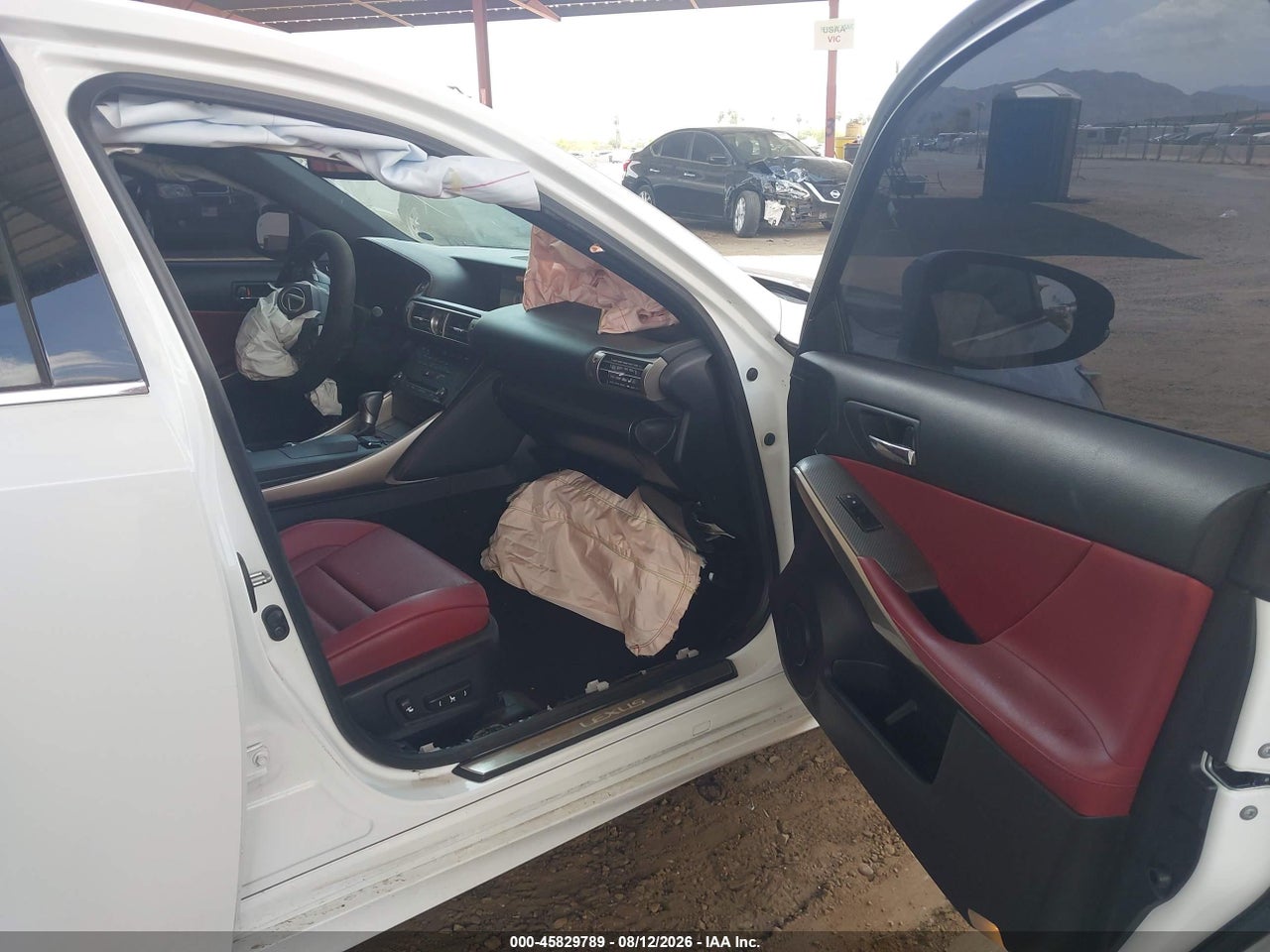 2016 LEXUS IS 200T · 5/11