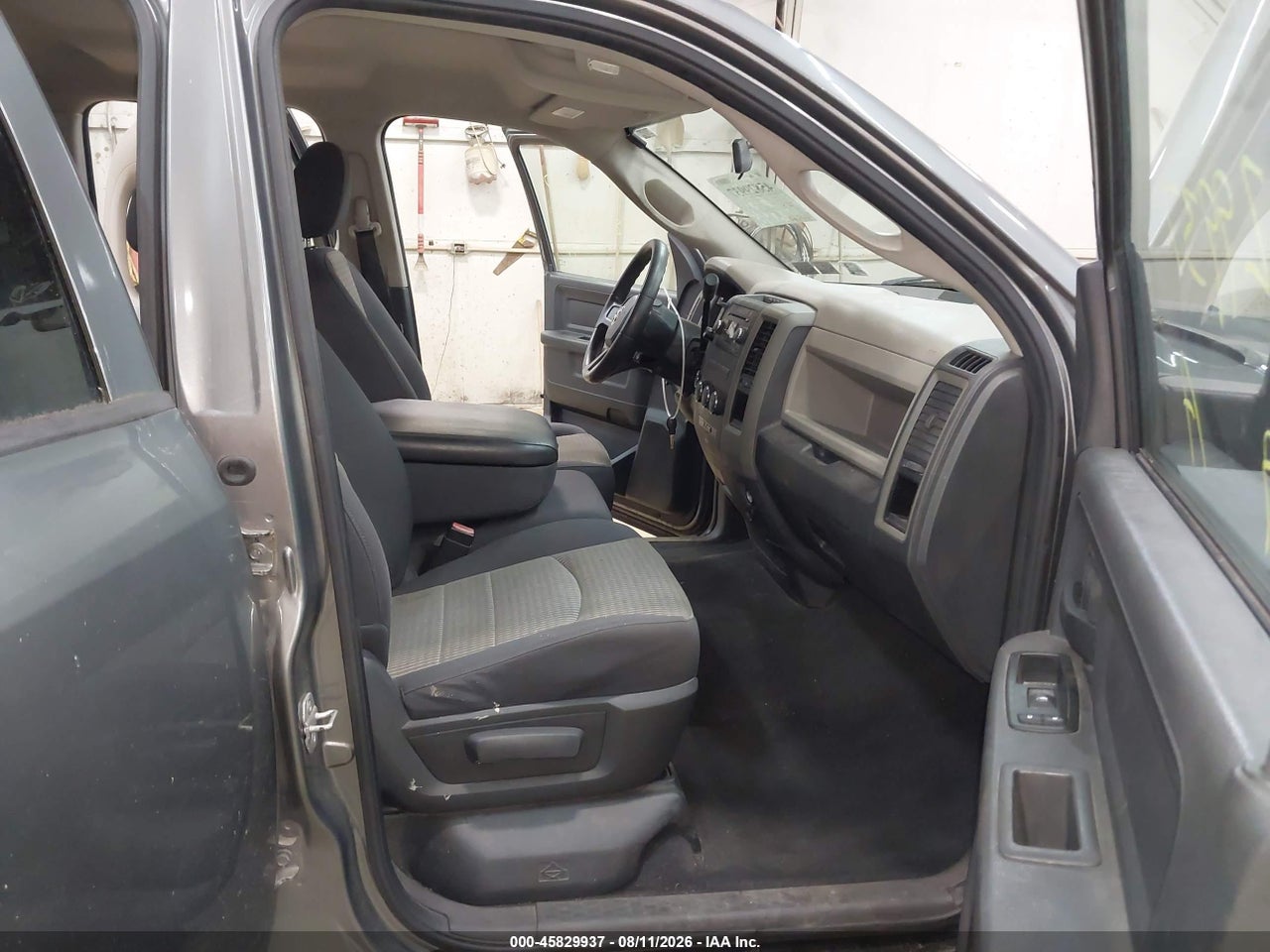2009 DODGE RAM 1500 ST · 5/11