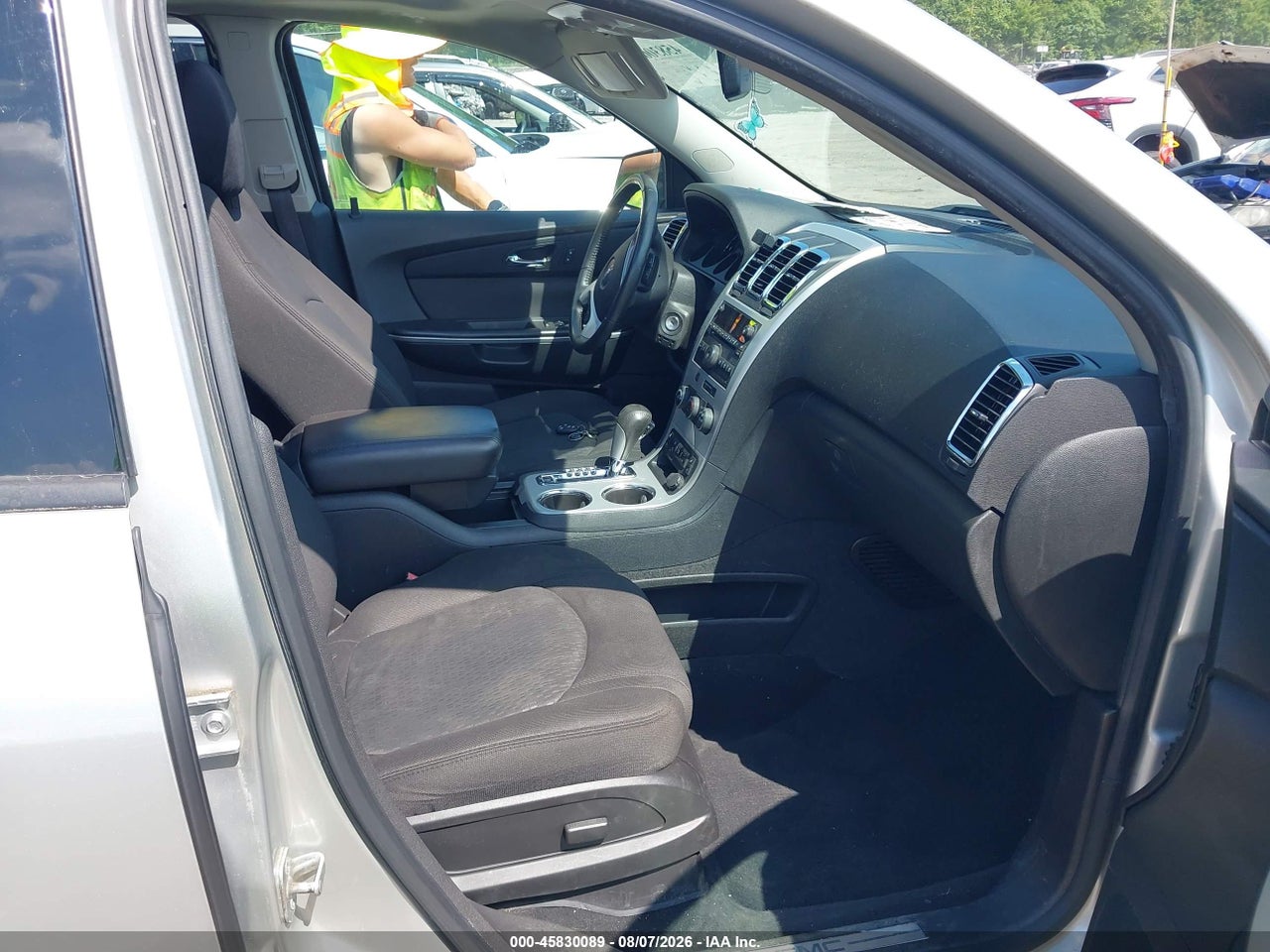 2011 GMC ACADIA SLE · 5/11