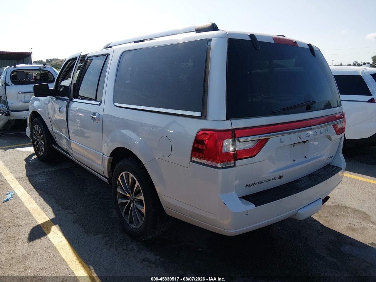 2016 LINCOLN NAVIGATOR L SELECT · 3/11