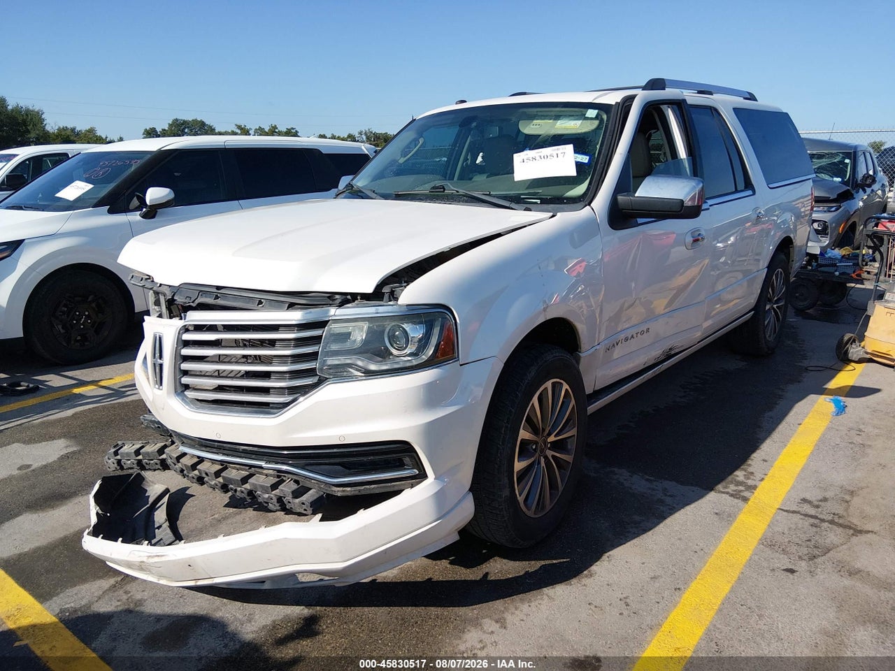 2016 LINCOLN NAVIGATOR L SELECT · 2/11