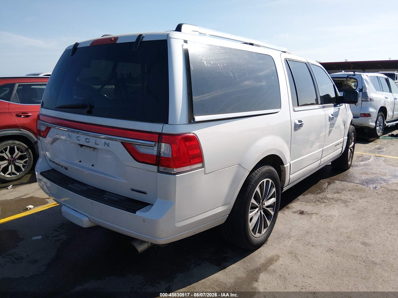 2016 LINCOLN NAVIGATOR L SELECT · 4/11