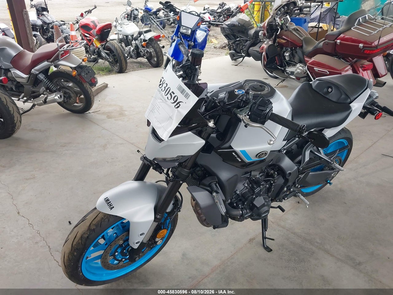 2025 YAMAHA MT09 · 2/11