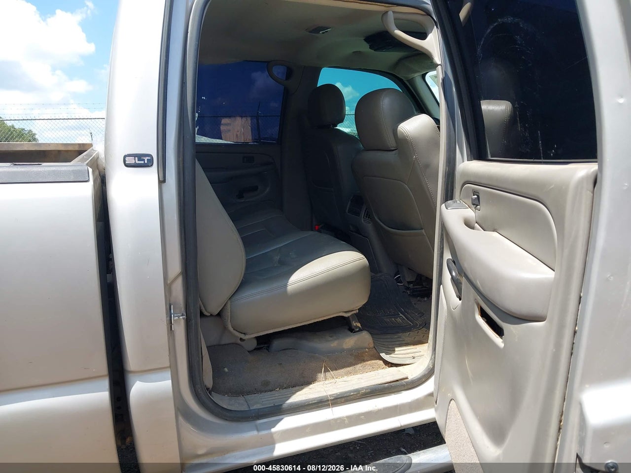 2GTEK13T751****** · 2005 GMC SIERRA 1500 SLT · 8/11