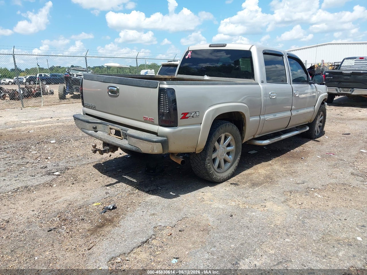 2GTEK13T751****** · 2005 GMC SIERRA 1500 SLT · 4/11