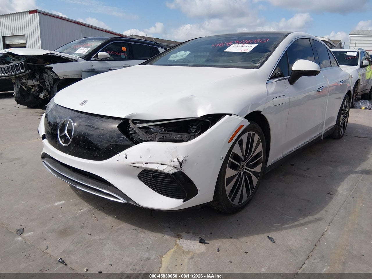 2023 MERCEDES-BENZ EQE 350 · 2/11