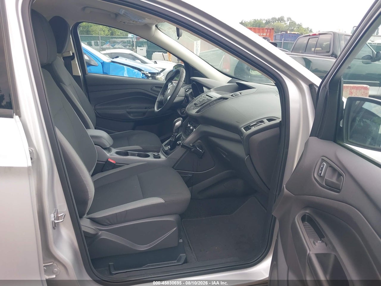 2015 FORD ESCAPE S · 5/11
