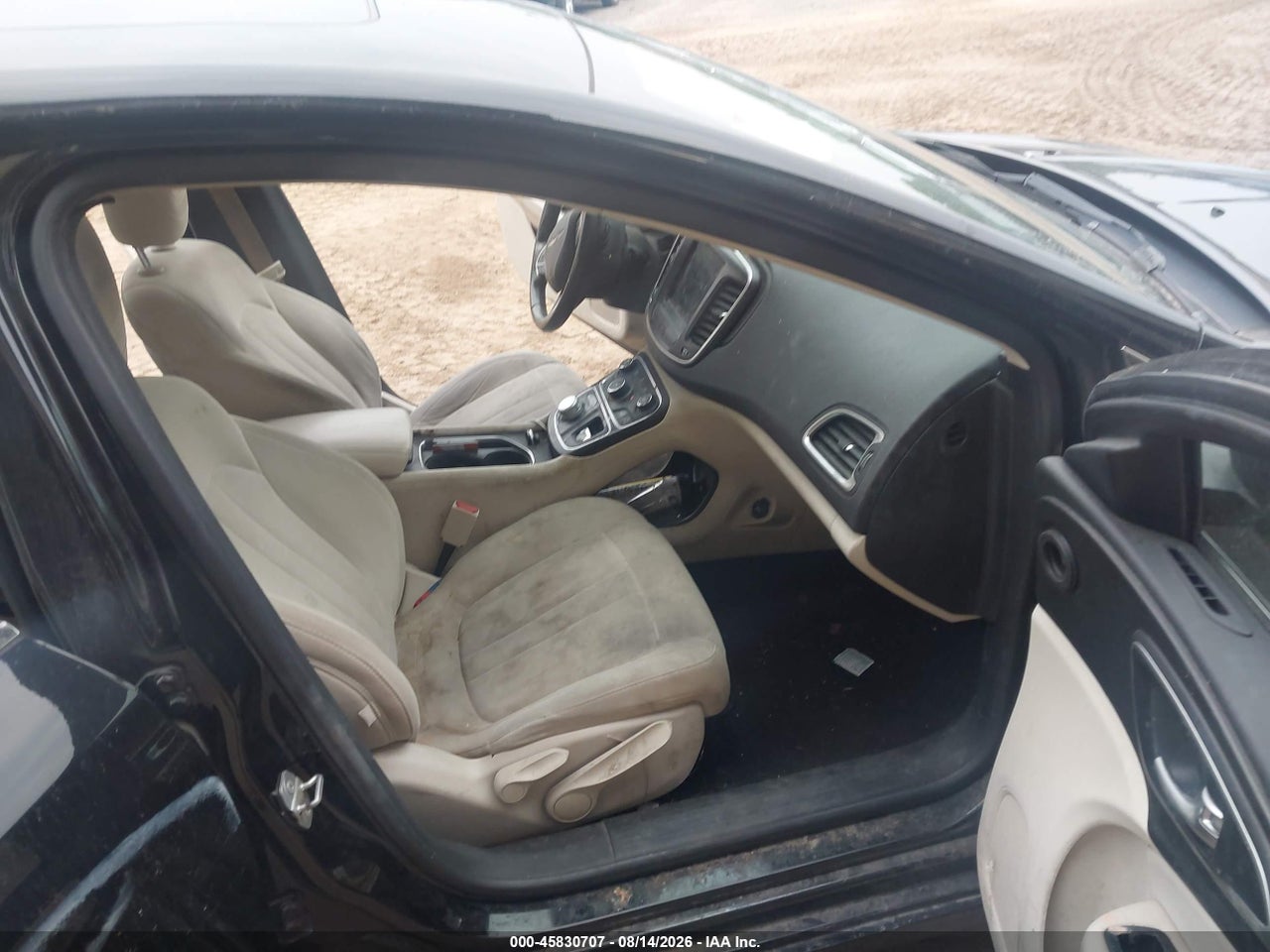 2016 CHRYSLER 200 LIMITED · 5/10