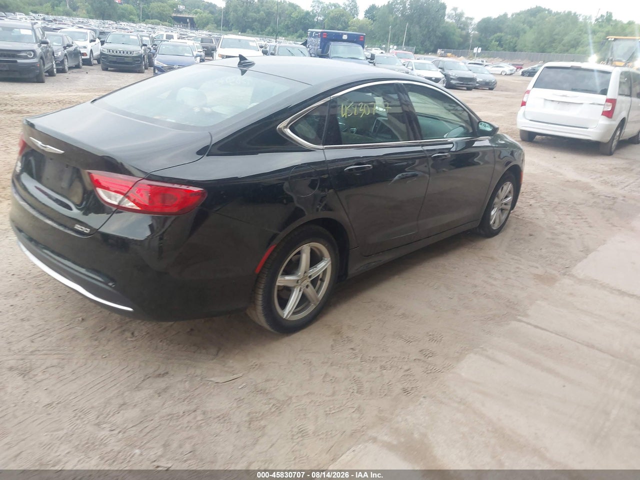 2016 CHRYSLER 200 LIMITED · 4/10