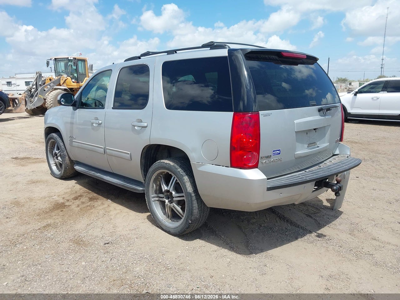2010 GMC YUKON SLE · 3/11