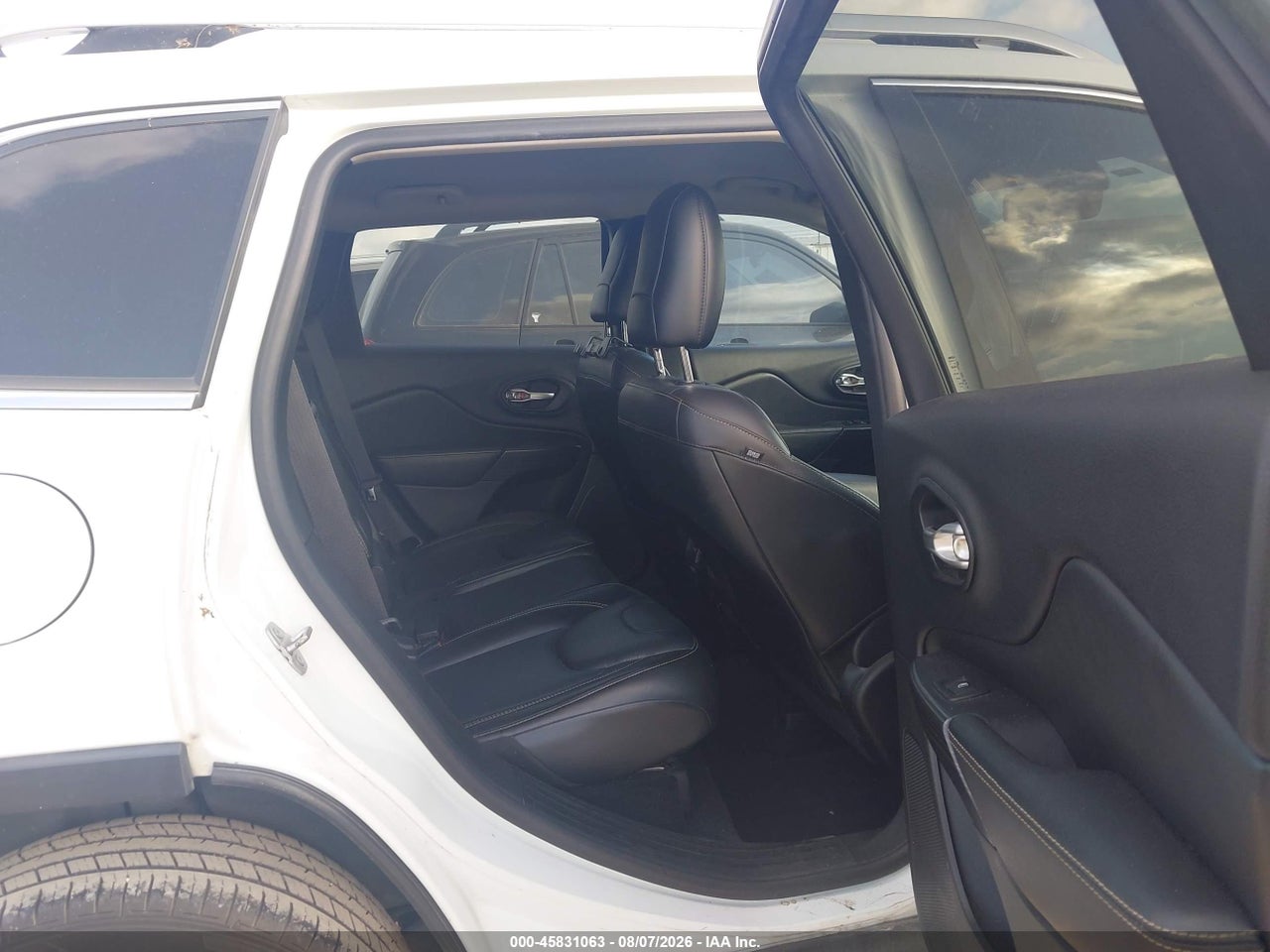 2016 JEEP CHEROKEE LIMITED · 8/11