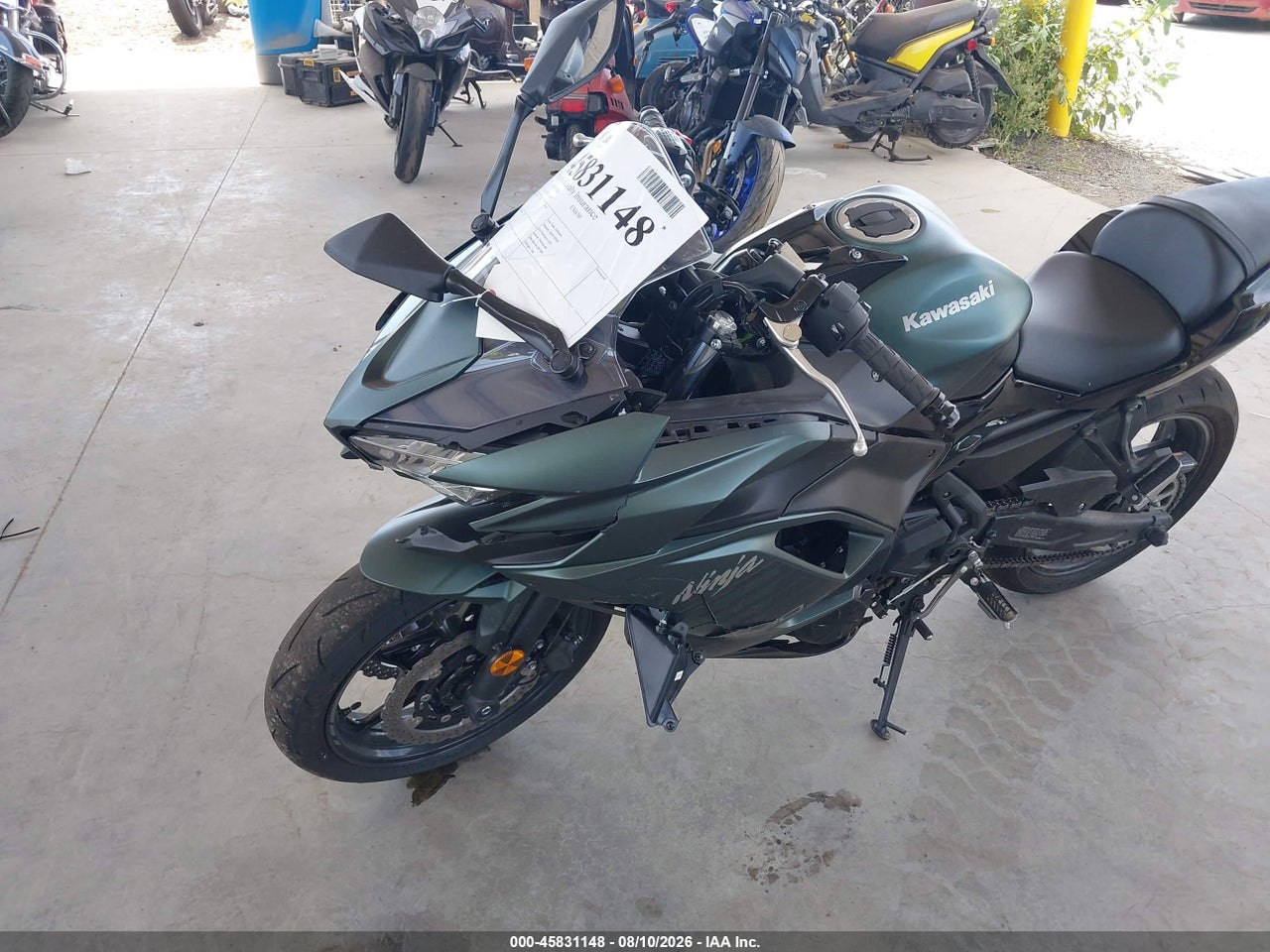 2025 KAWASAKI EX650 P · 2/11