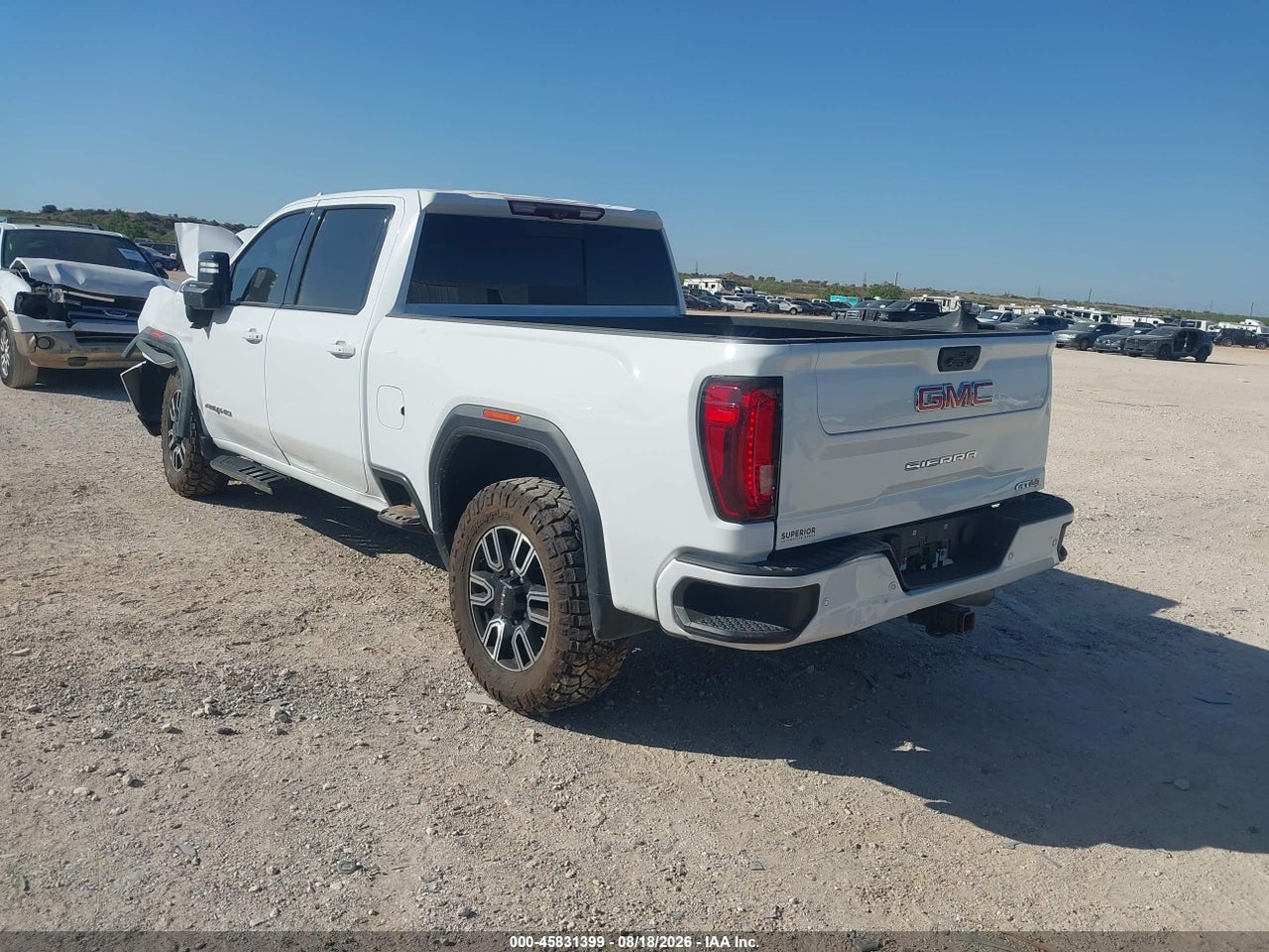2022 GMC SIERRA 2500HD 4WD  STANDARD BED AT4 · 3/11