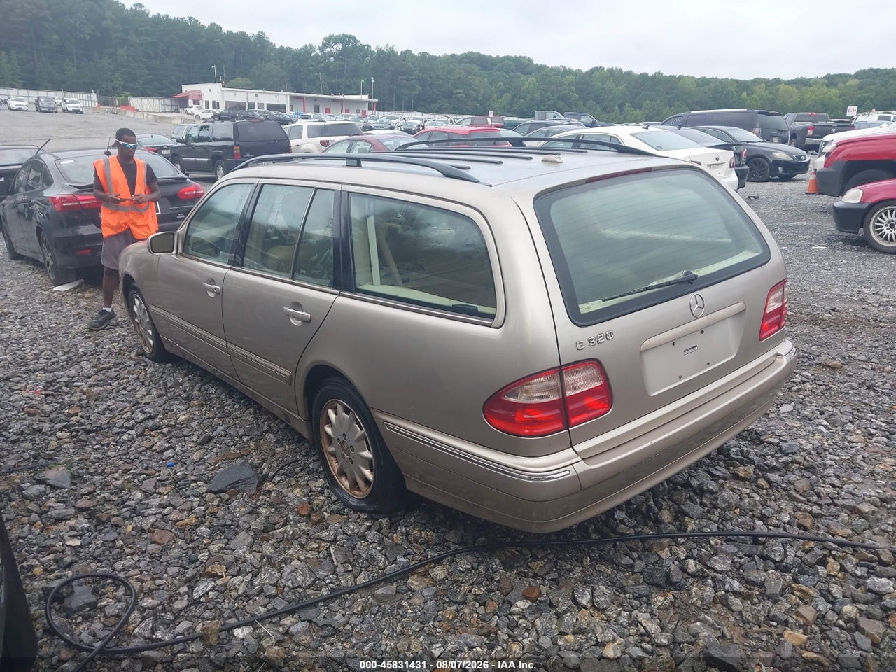 2000 MERCEDES-BENZ E 320 · 3/10