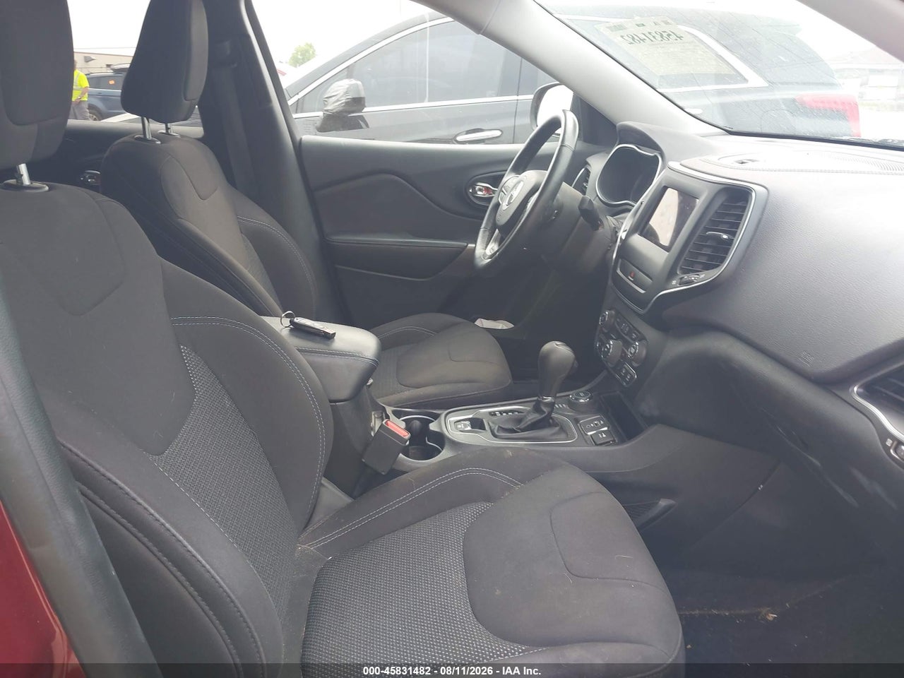 2019 JEEP CHEROKEE LATITUDE 4X4 · 5/11
