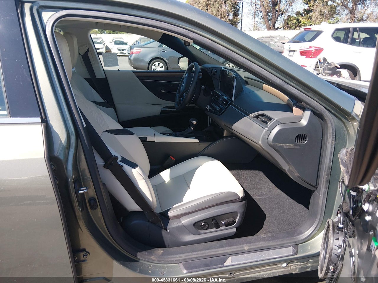 2024 LEXUS ES 300H · 5/11