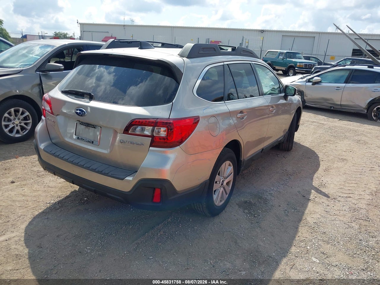 2019 SUBARU OUTBACK 2.5I PREMIUM · 4/11