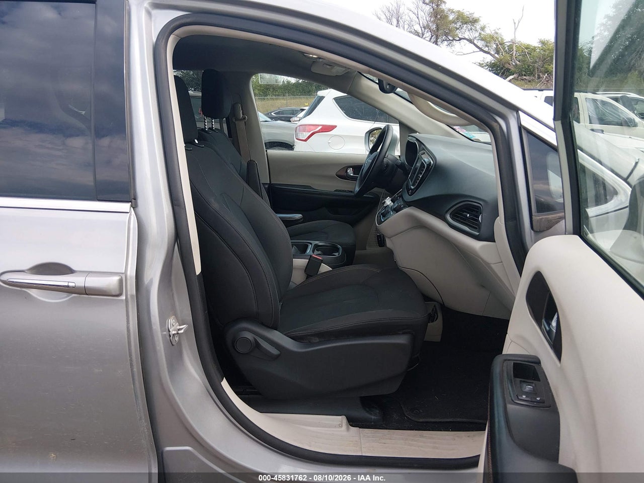 2019 CHRYSLER PACIFICA TOURING PLUS · 5/11