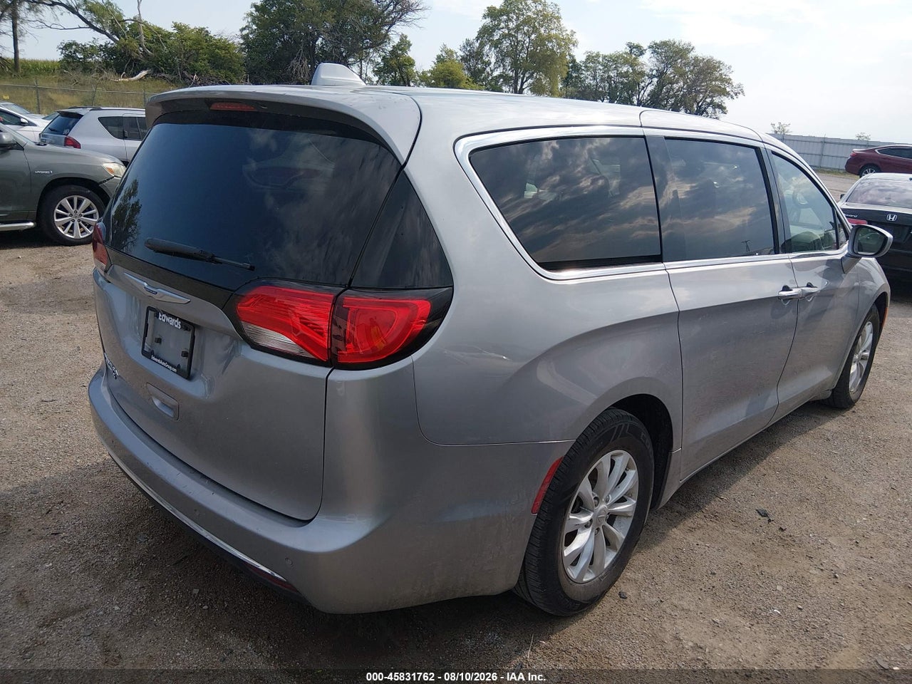 2019 CHRYSLER PACIFICA TOURING PLUS · 4/11