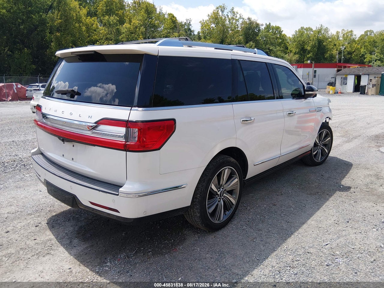 2019 LINCOLN NAVIGATOR RESERVE · 4/11