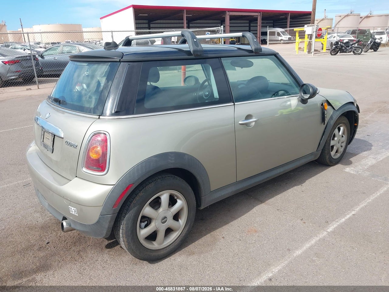 2010 MINI COOPER · 4/11