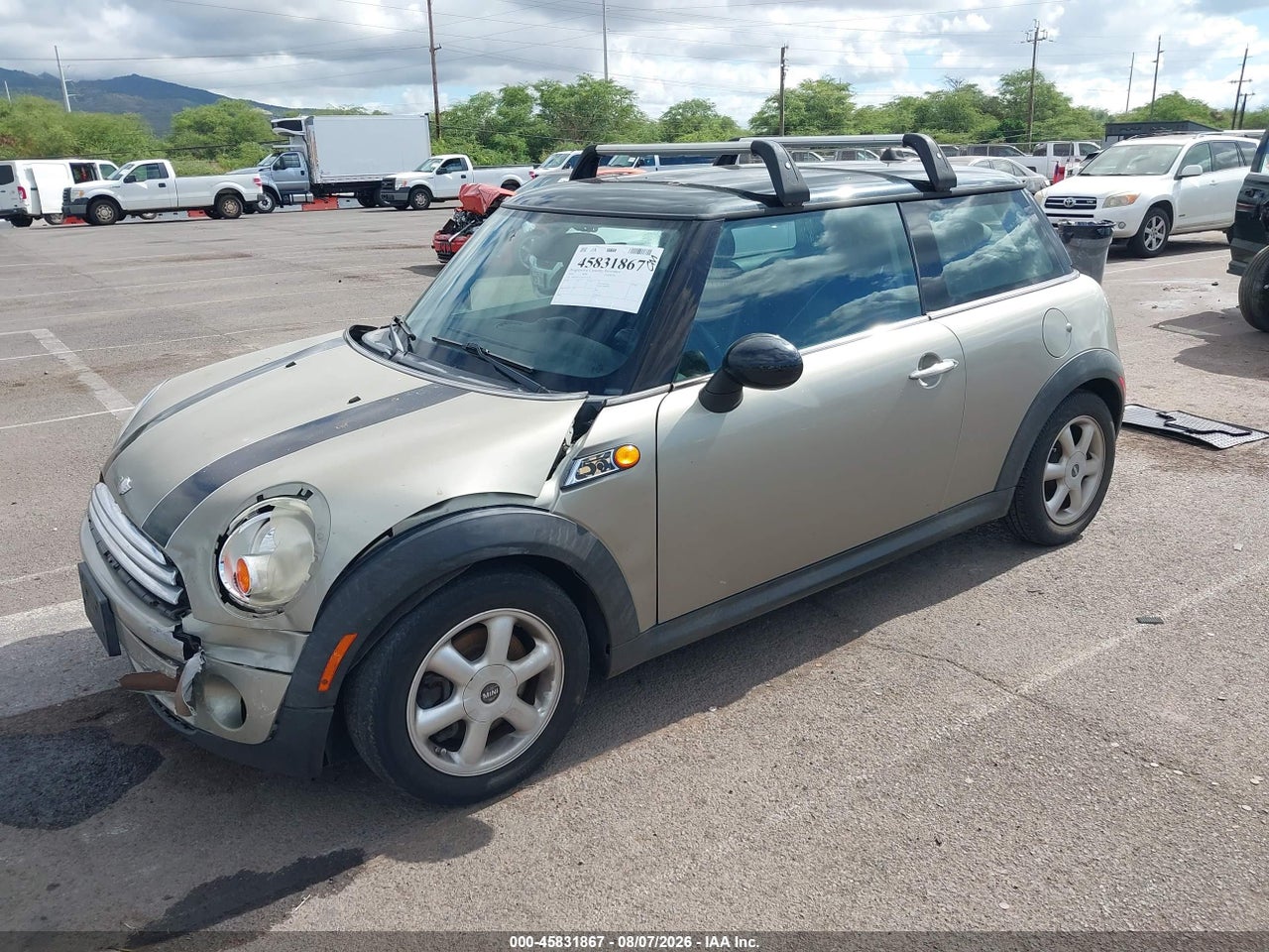 2010 MINI COOPER · 2/11