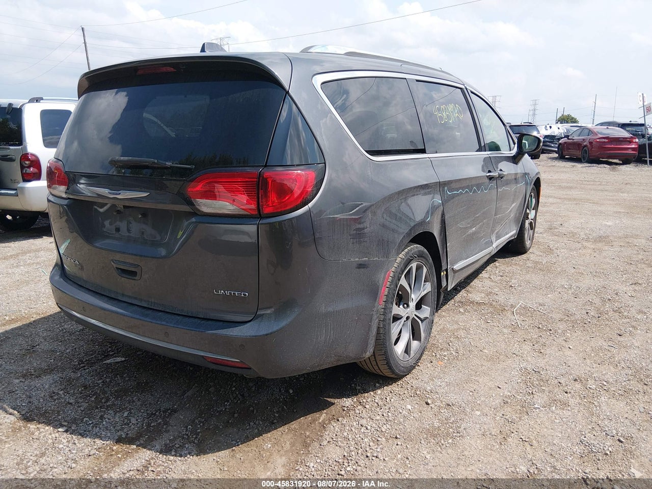 2018 CHRYSLER PACIFICA LIMITED · 4/11