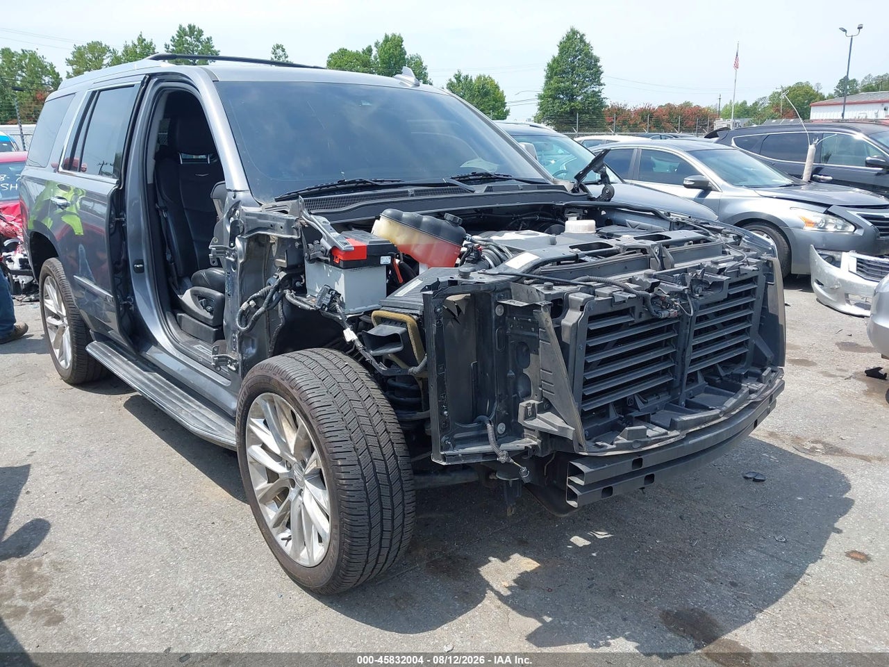 1GYS4BKJ5KR****** · 2019 CADILLAC ESCALADE LUXURY