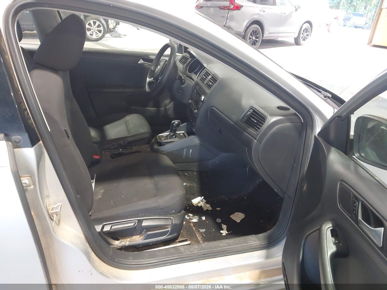 2015 VOLKSWAGEN JETTA 2.0L S · 5/11