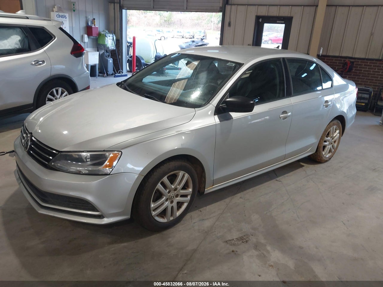 2015 VOLKSWAGEN JETTA 2.0L S · 2/11