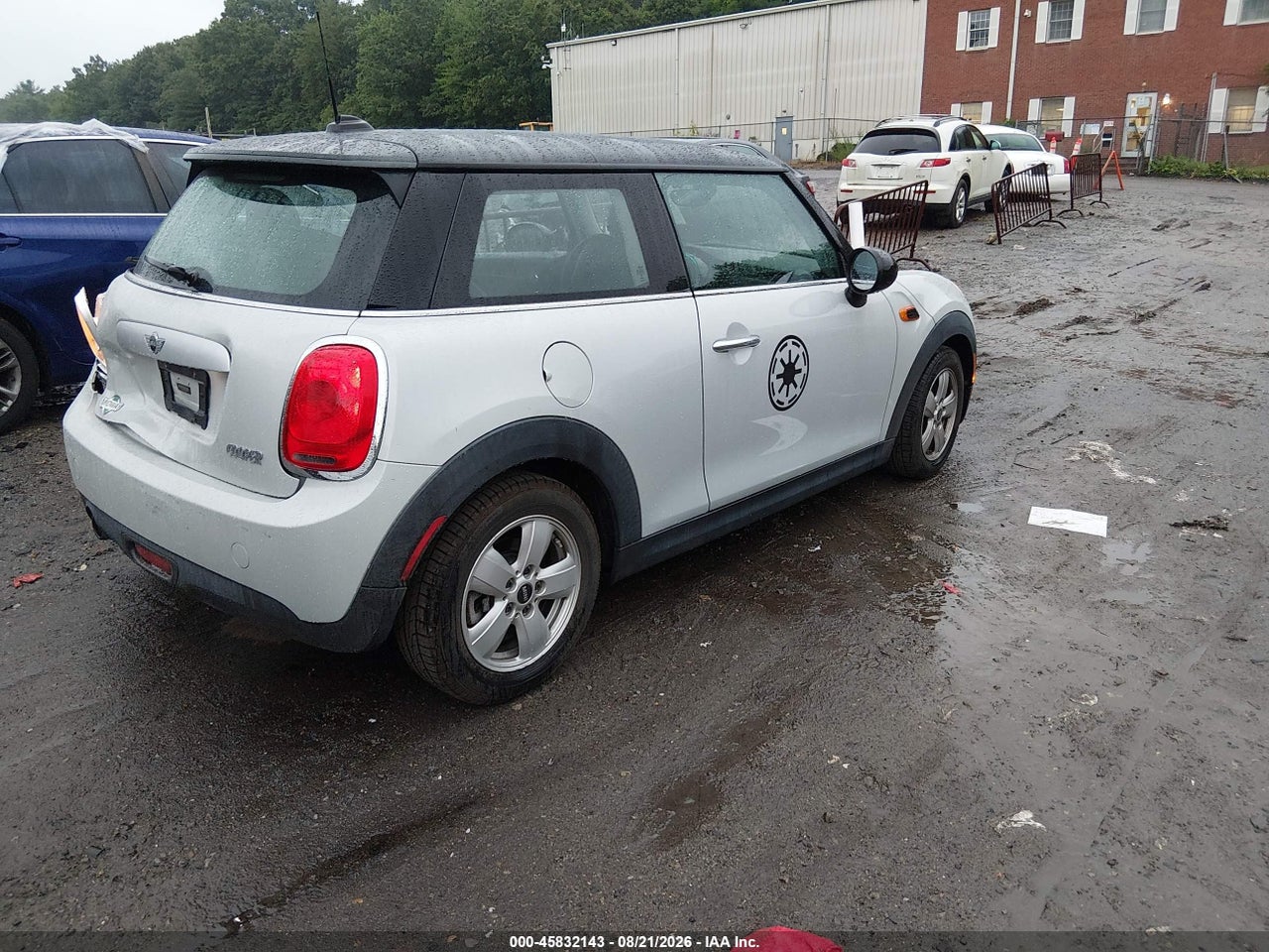 2015 MINI HARDTOP COOPER · 4/11