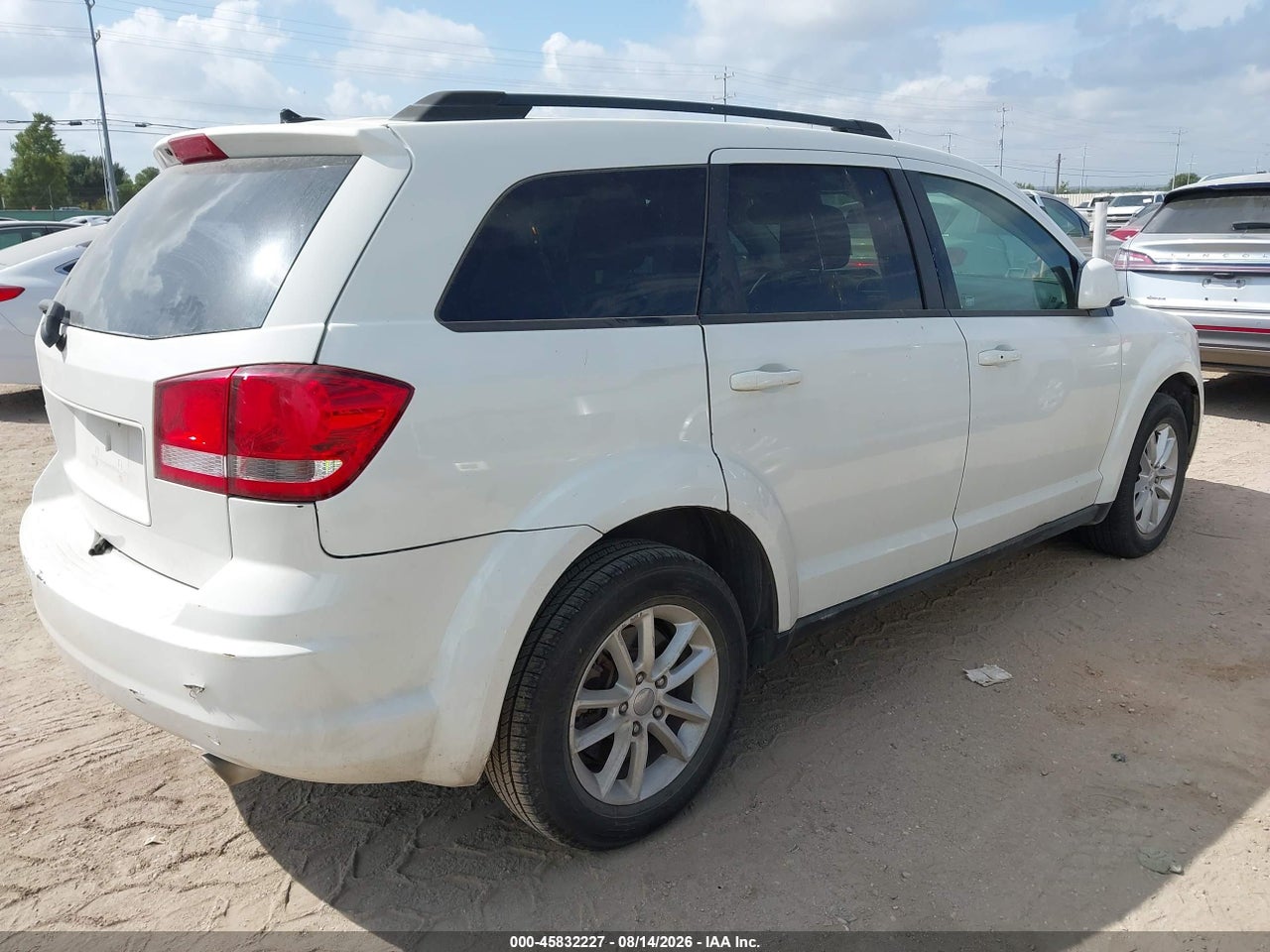 2015 DODGE JOURNEY SXT · 4/10