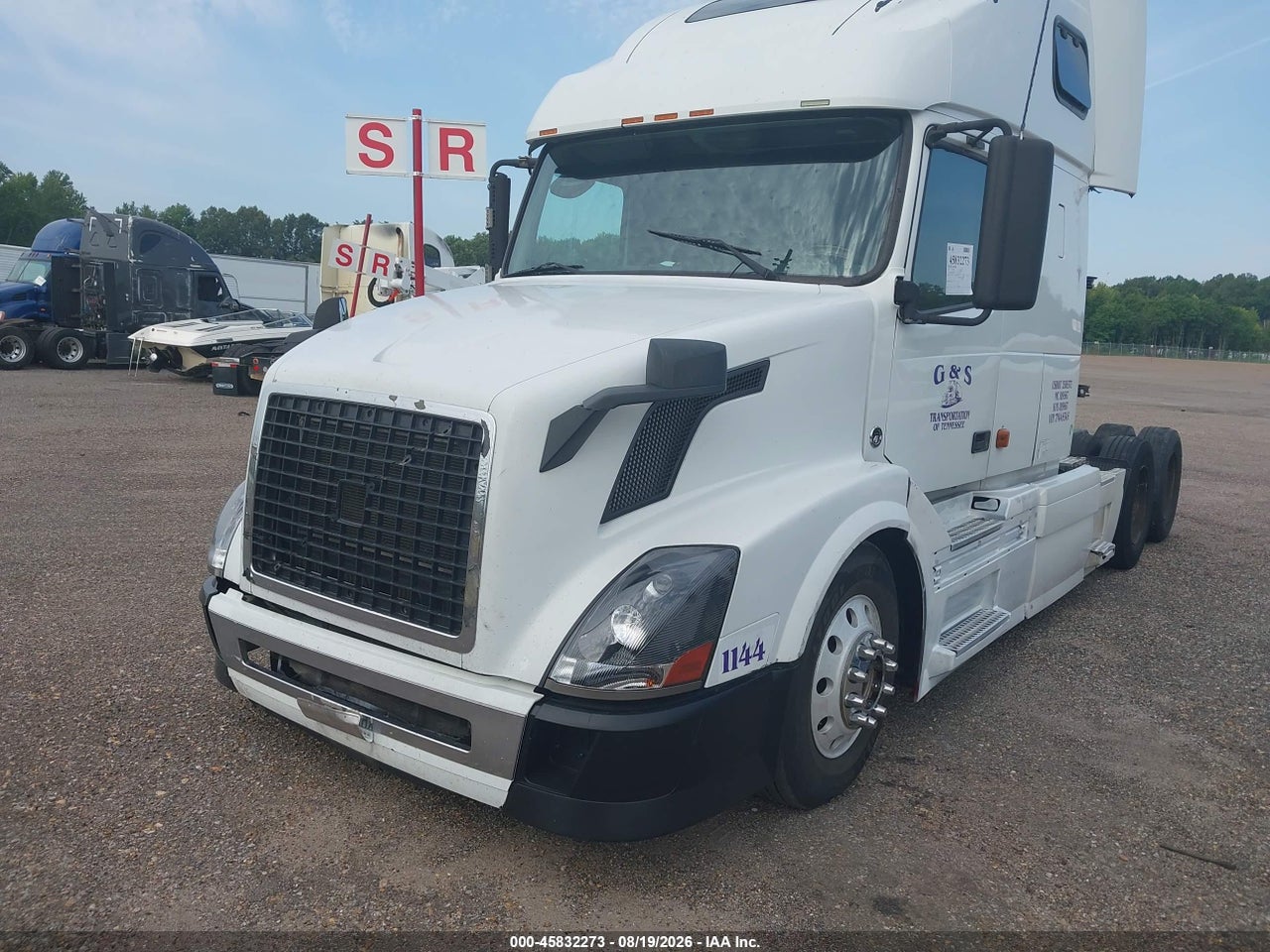 2007 VOLVO VN · 2/4