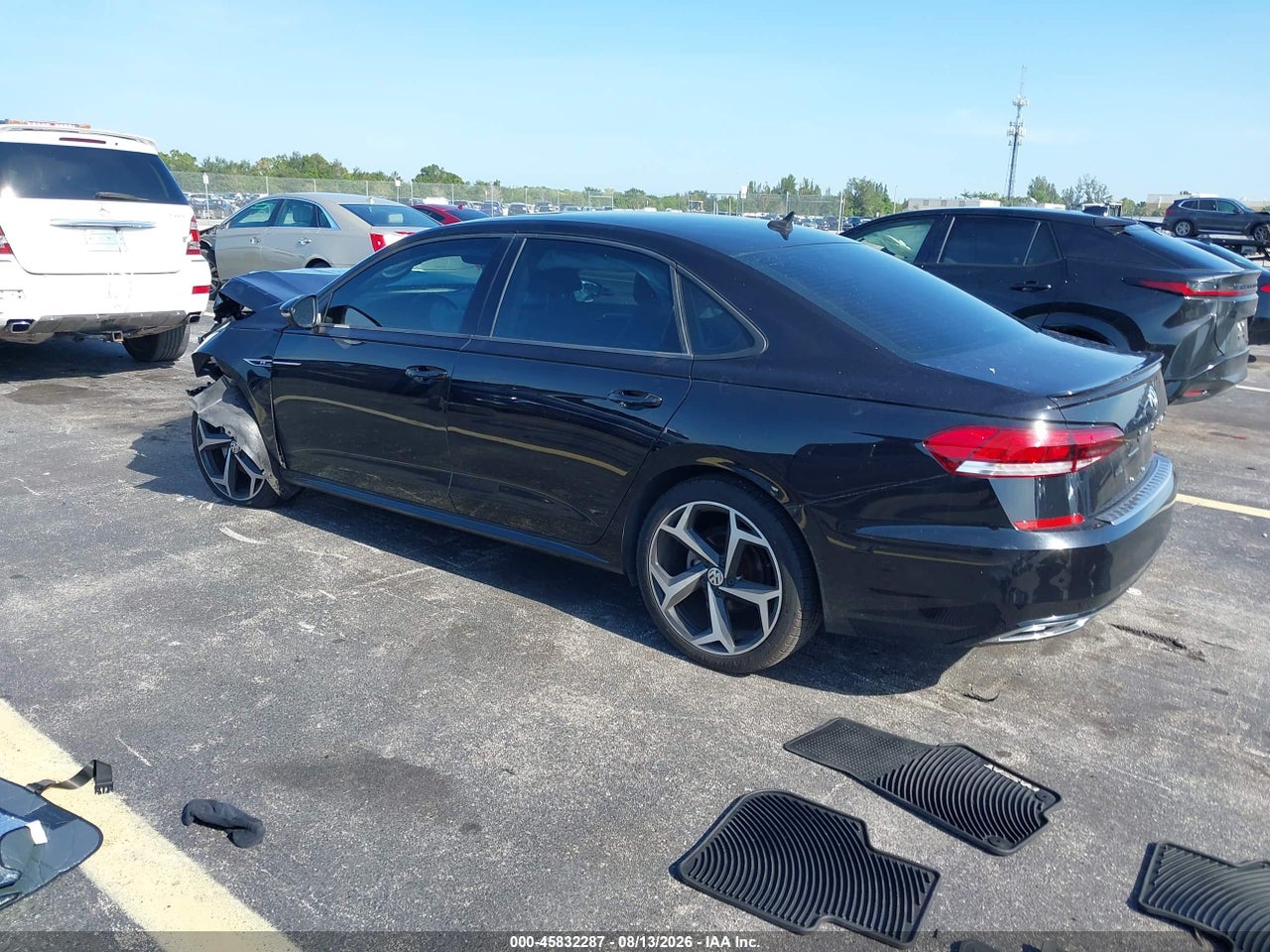 2021 VOLKSWAGEN PASSAT 2.0T R-LINE · 3/5