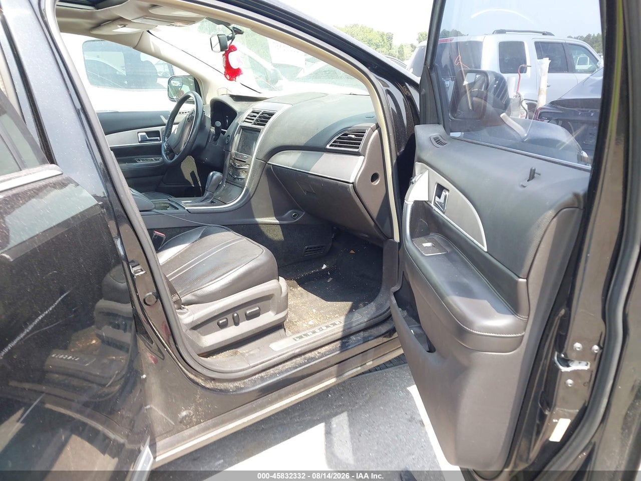 2011 LINCOLN MKX · 5/10