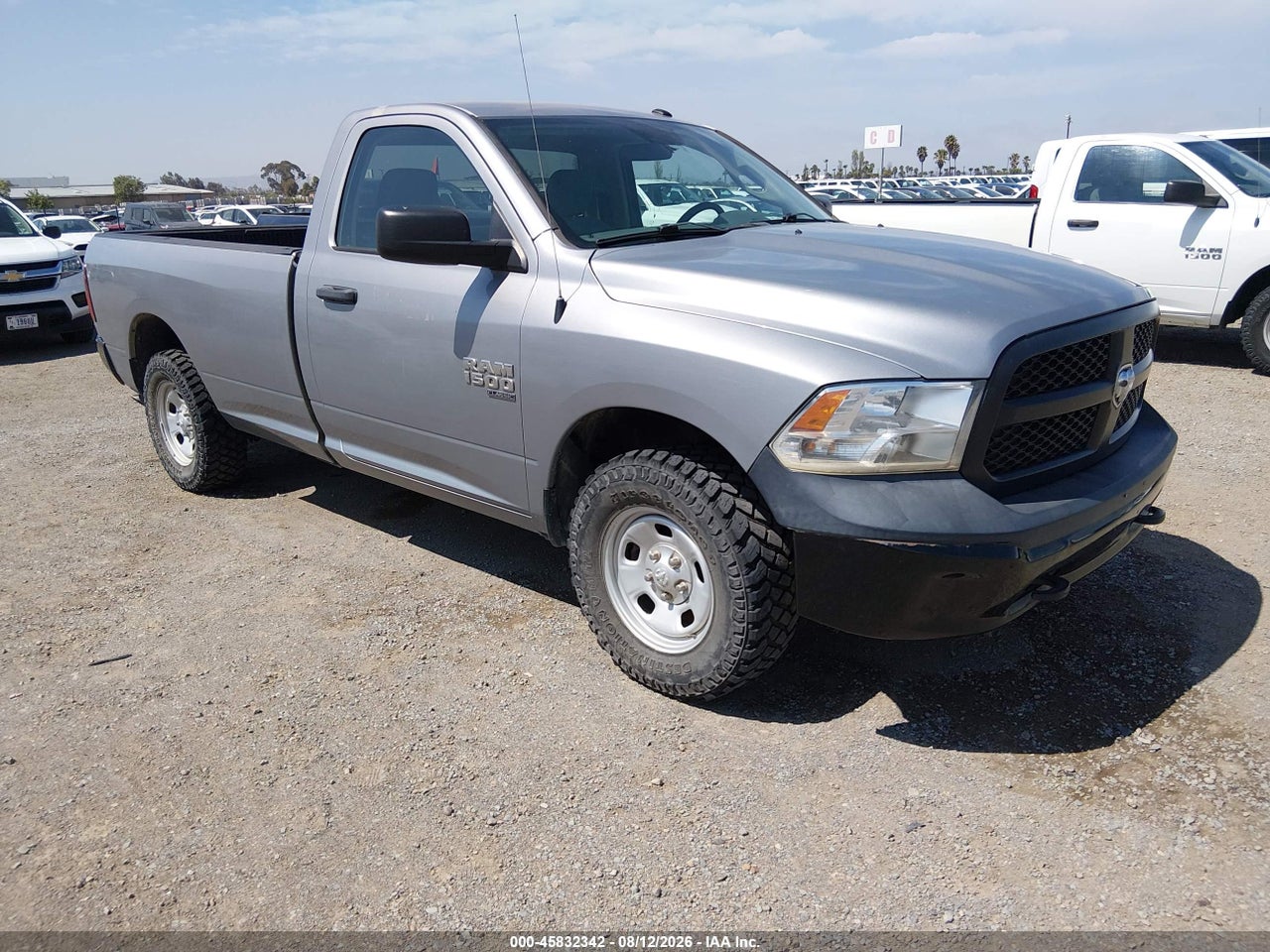 2019 RAM 1500 CLASSIC TRADESMAN 4X4 8' BOX