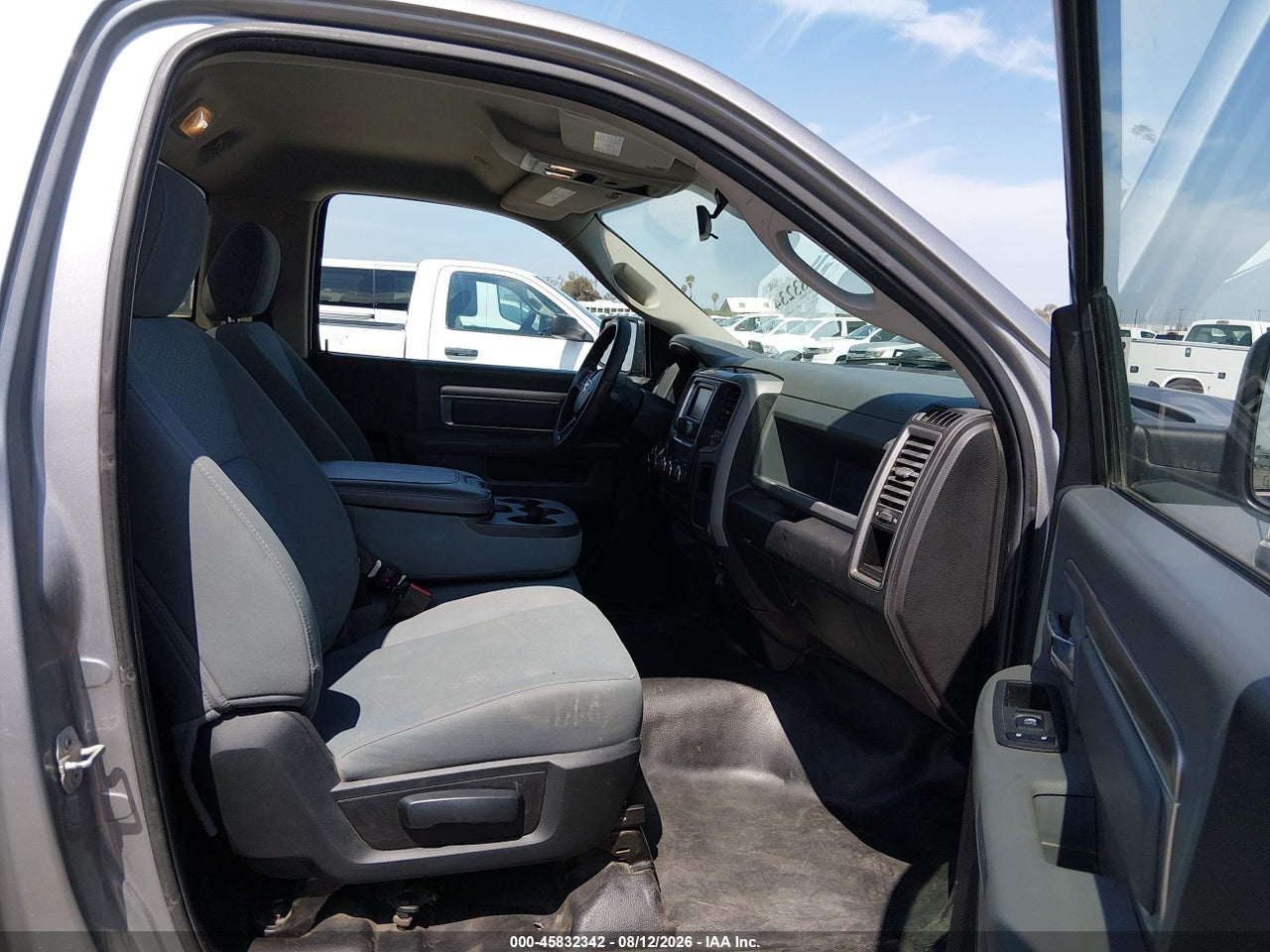 2019 RAM 1500 CLASSIC TRADESMAN  4X4 8' BOX · 5/11