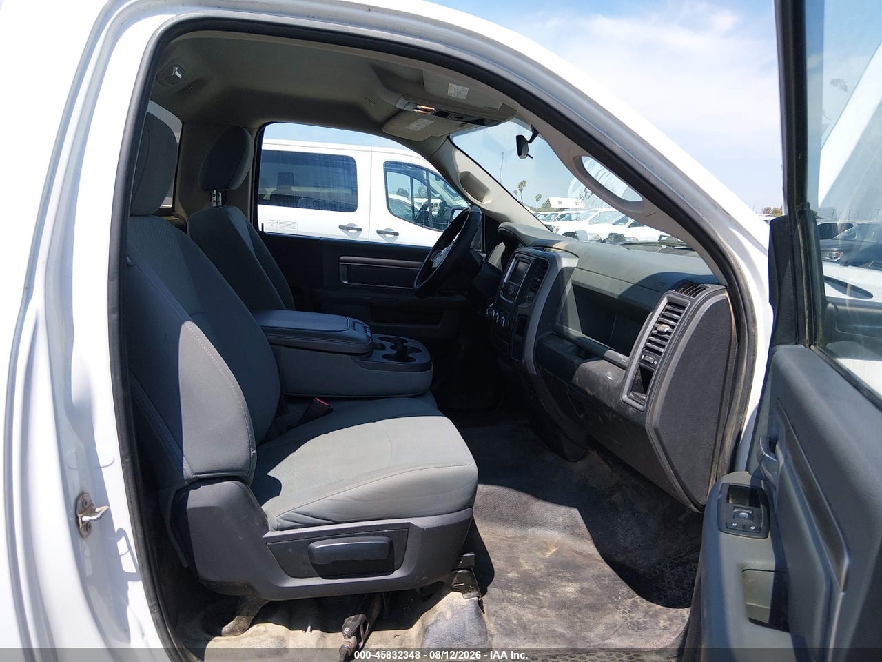 2017 RAM 1500 TRADESMAN  4X4 8' BOX · 5/11