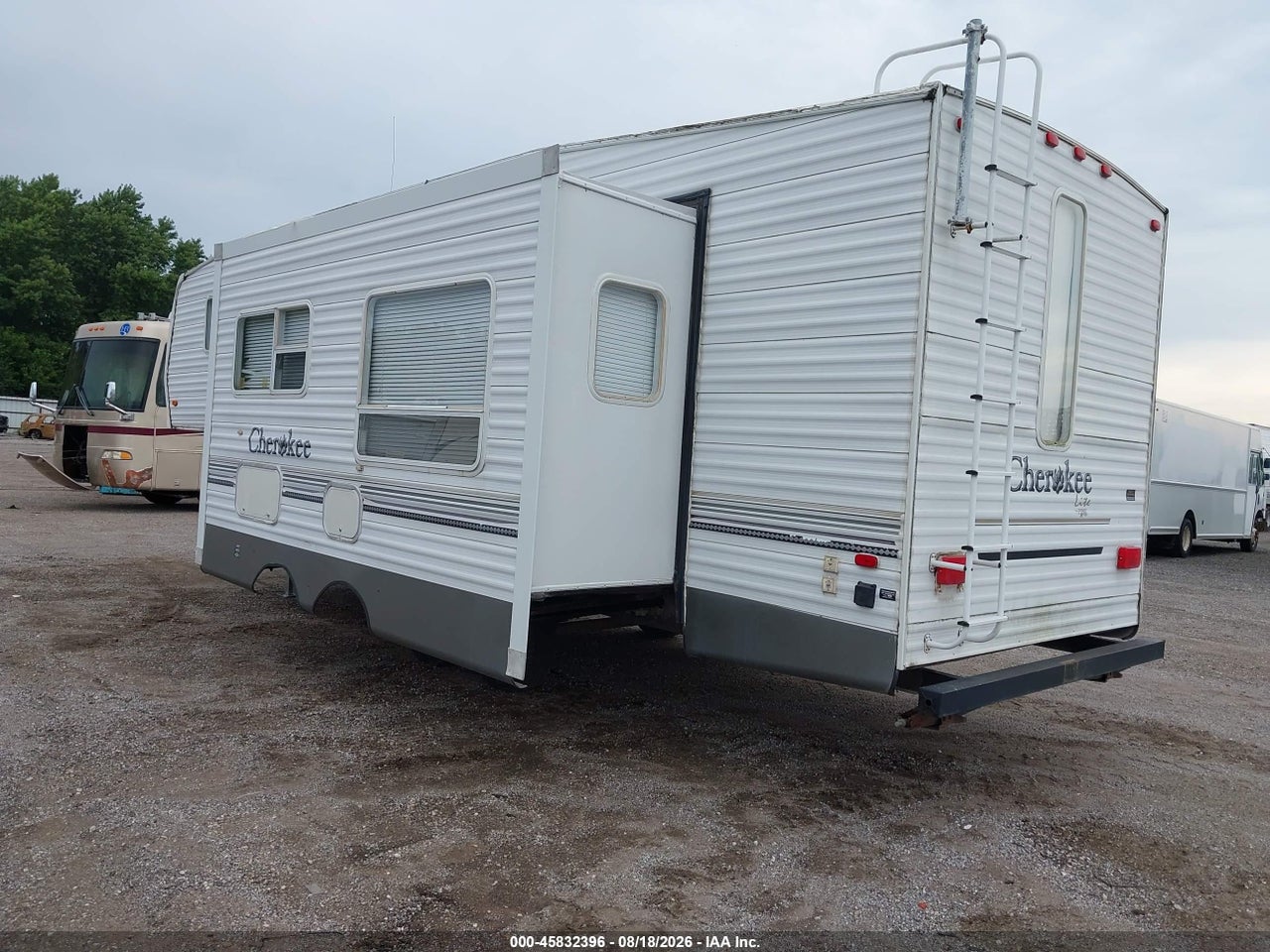 2004 FOREST RIVER CHEROKEE · 3/10