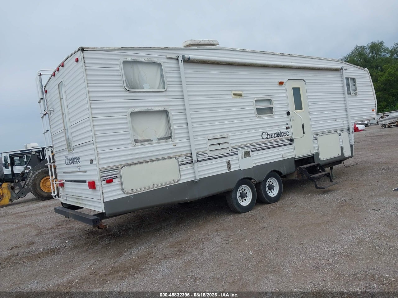 2004 FOREST RIVER CHEROKEE · 4/10
