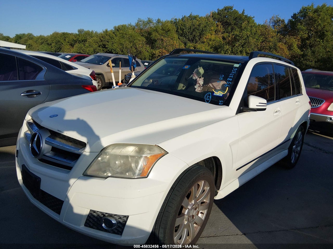 2010 MERCEDES-BENZ GLK 350 · 2/11