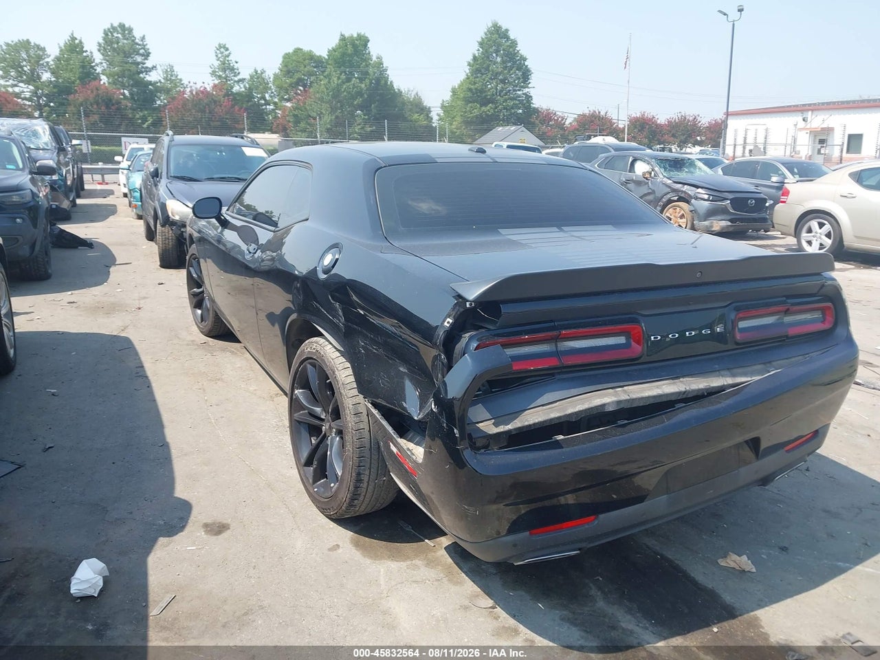 2017 DODGE CHALLENGER SXT · 3/10