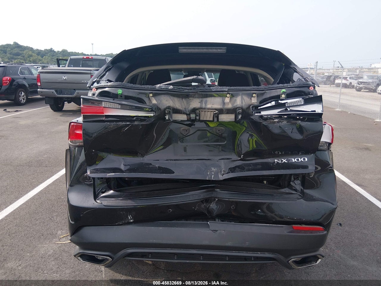 2020 LEXUS NX 300 · 6/8