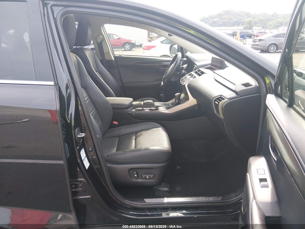 2020 LEXUS NX 300 · 5/8