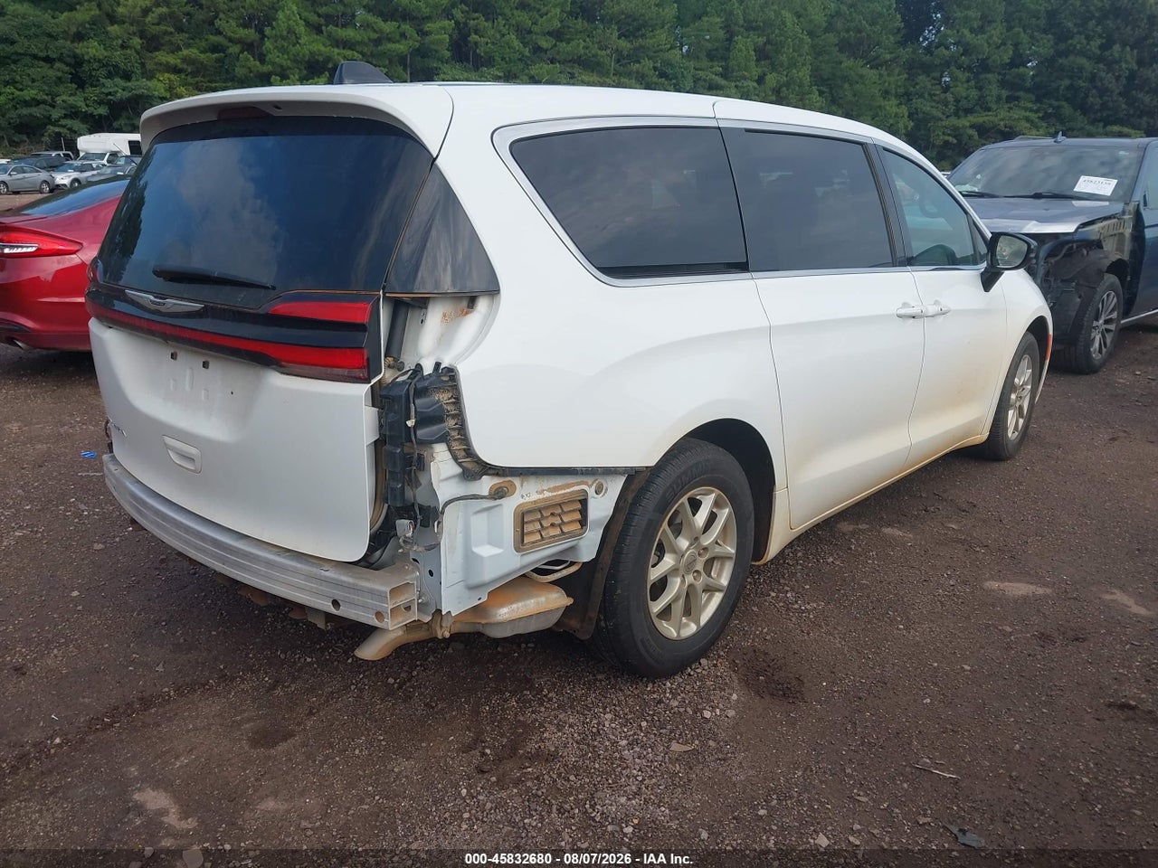 2025 CHRYSLER PACIFICA SELECT · 4/11