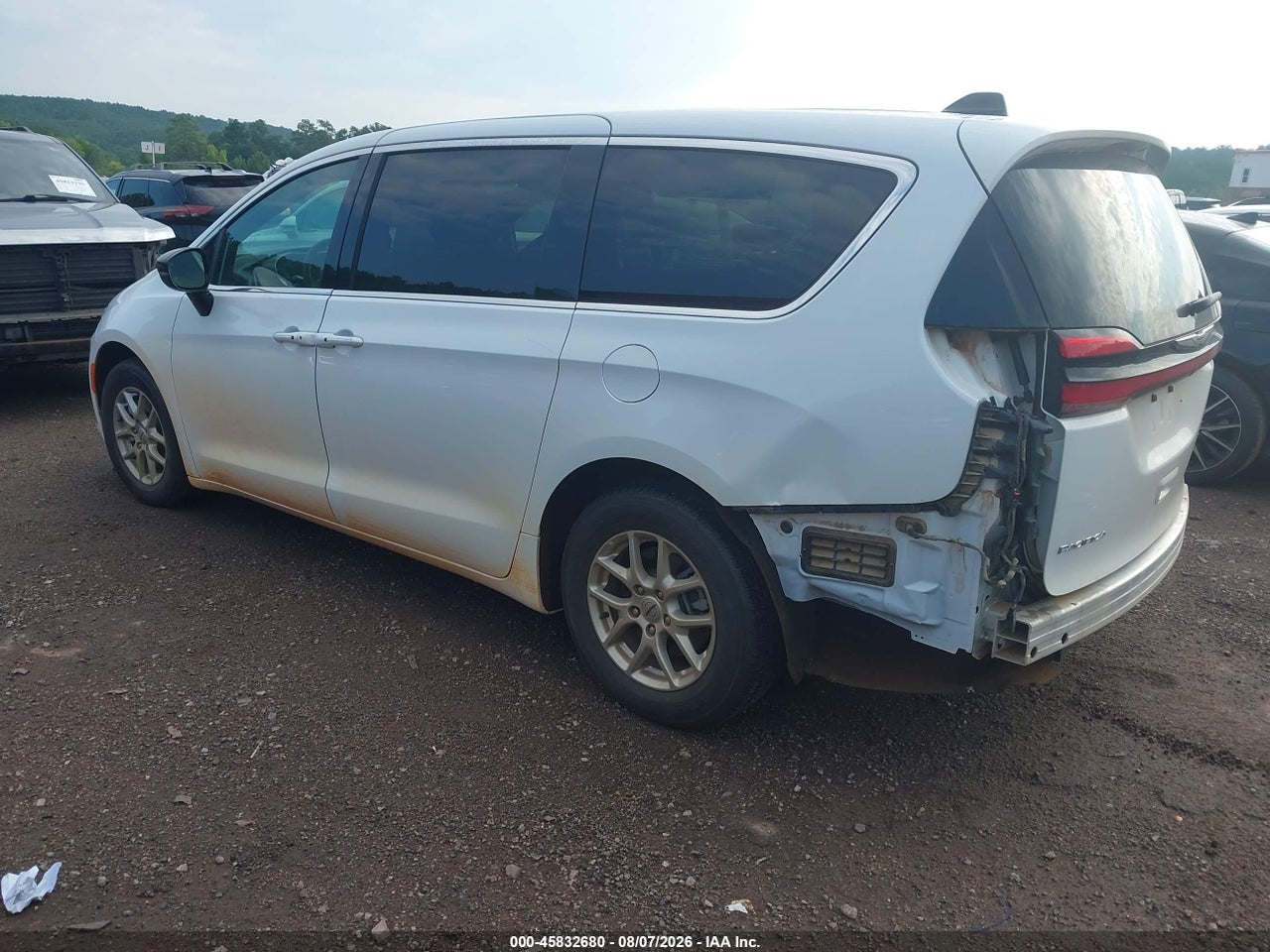 2025 CHRYSLER PACIFICA SELECT · 3/11